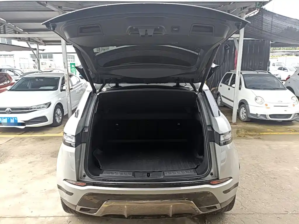 Land Rover Range Rover Evoque 2023 — фото 19