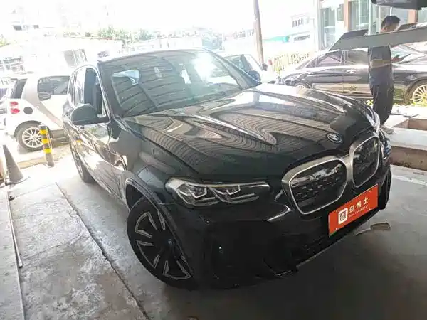 BMW iX3 2022