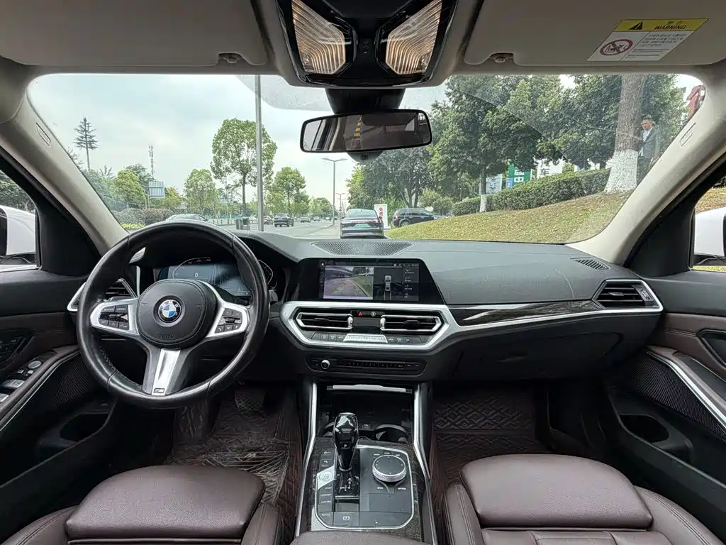 BMW 3 Series 2019 — фото 11