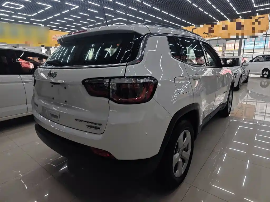 Jeep Compass 2017 — фото 5