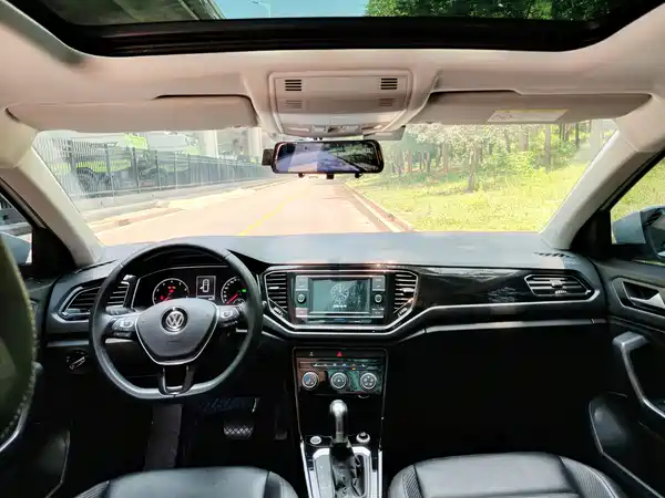 Volkswagen T-Roc 2019