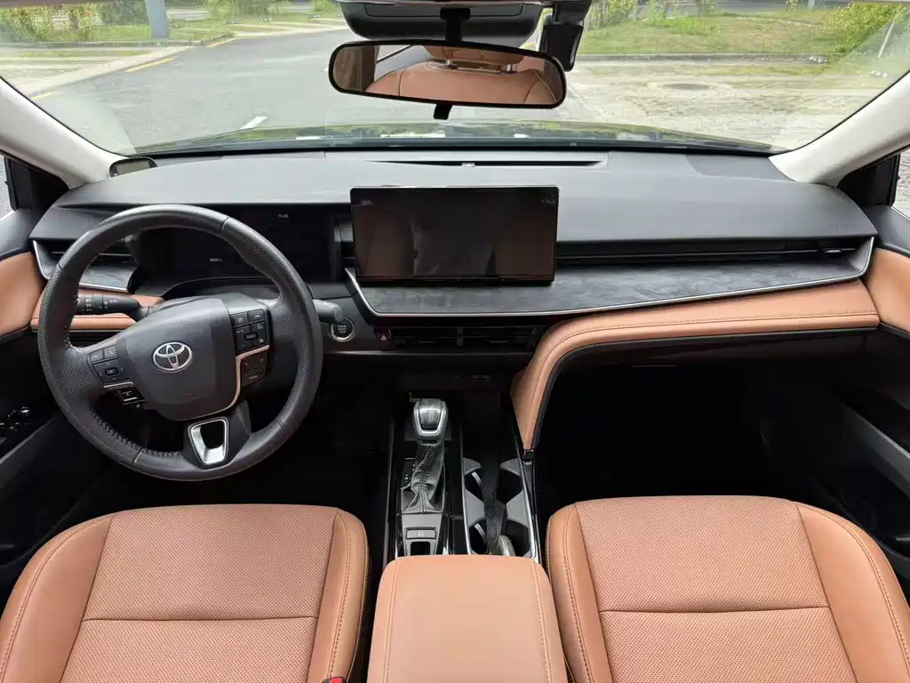 Toyota Camry 2024 — фото 16