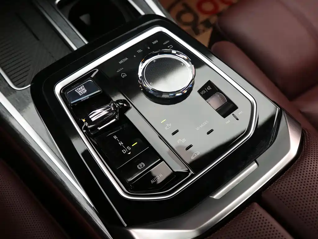 BMW 7 Series 2024 — фото 18