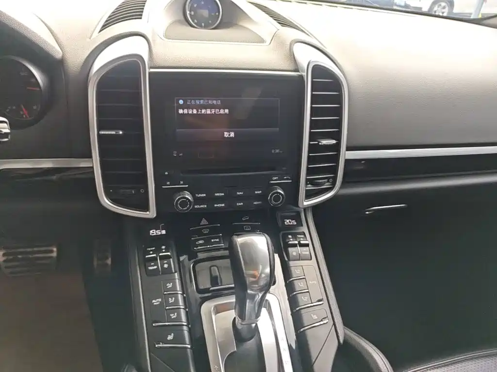 Porsche Cayenne 2017 — фото 13