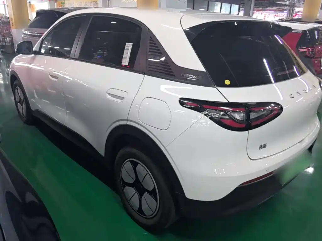 Geely Galaxy Starwish 2025 — фото 5