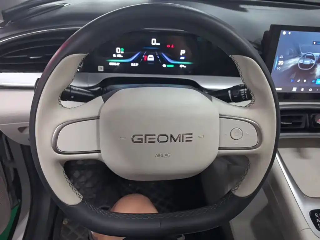 Geely Galaxy Starwish 2025 — фото 11