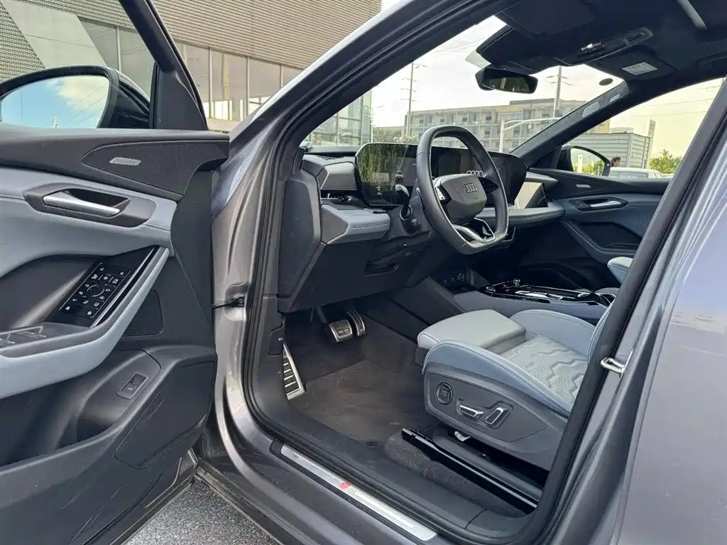 Audi Q6L E-Tron 2025 — фото 5