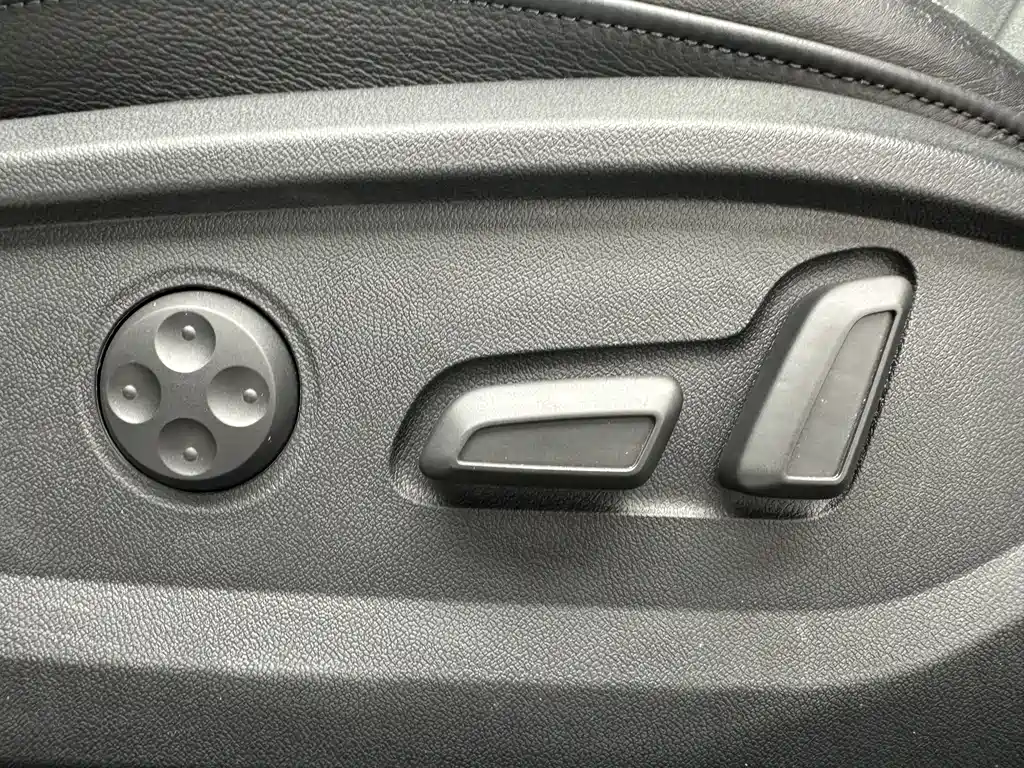 Audi Q2L 2022 — фото 13