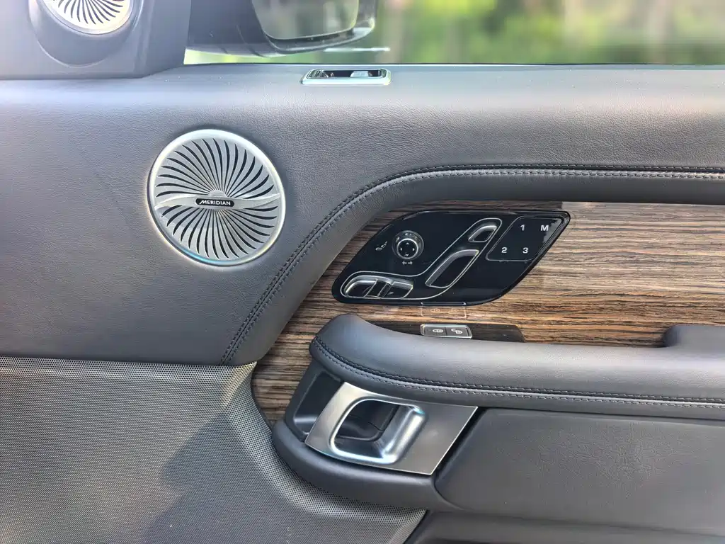 Land Rover Range Rover 2019 — фото 18