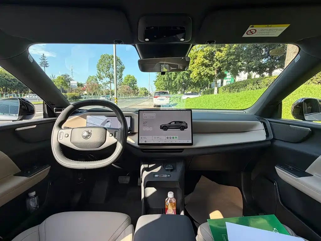 Volvo XC70 Plug-In Hybrid 2025 — фото 13