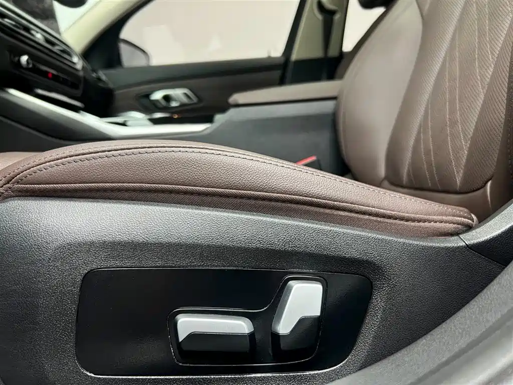 BMW 3 Series 2023 — фото 14