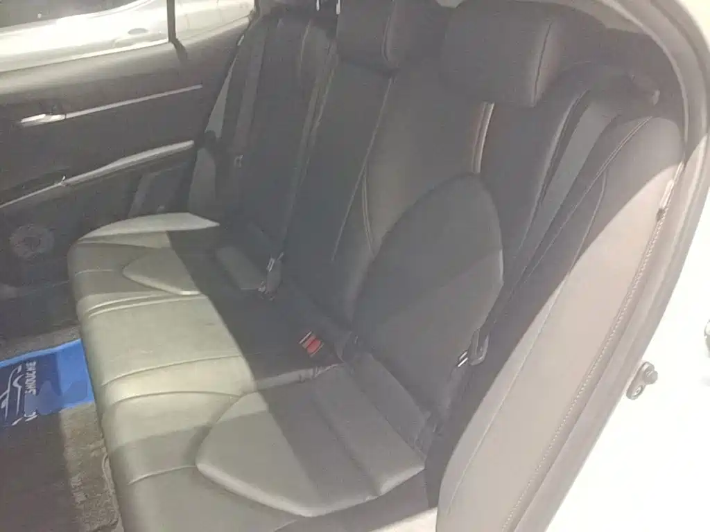 Toyota Camry 2023 — фото 17