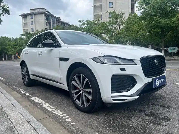 Jaguar F-PACE 2024