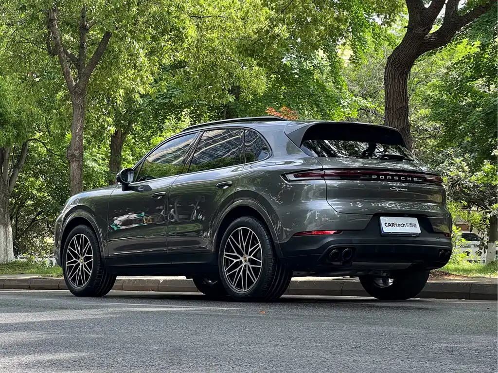 Porsche Cayenne 2025