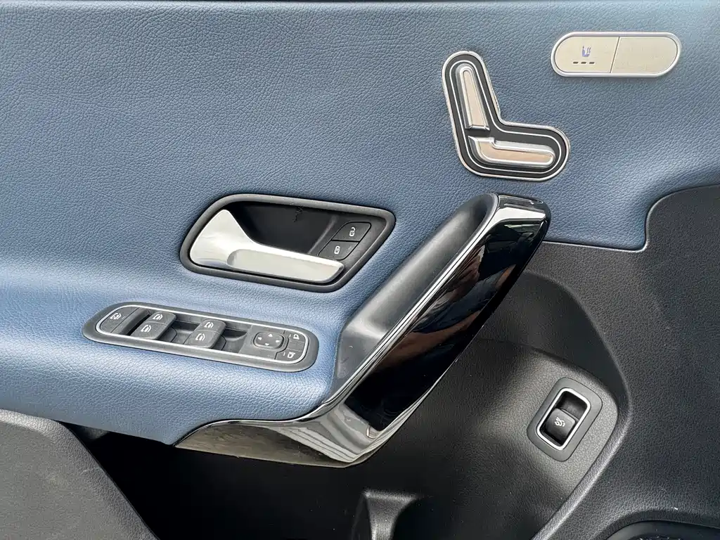 Mercedes-Benz A-Class 2022 — фото 13