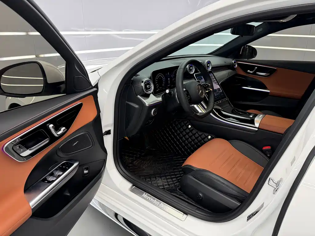 Mercedes-Benz C-Class 2024 — фото 15