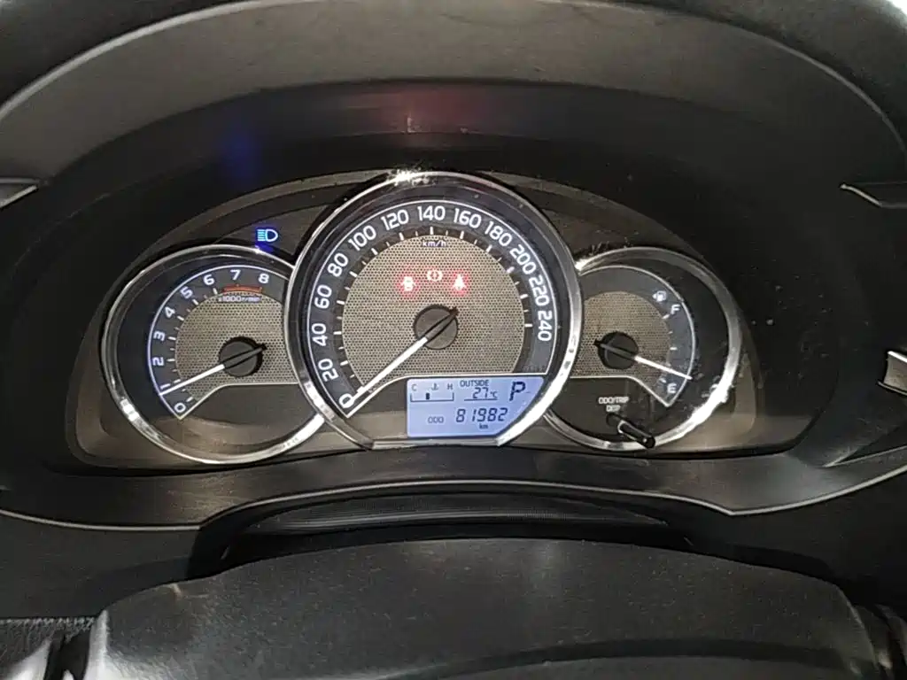 Toyota Corolla 2015 — фото 12