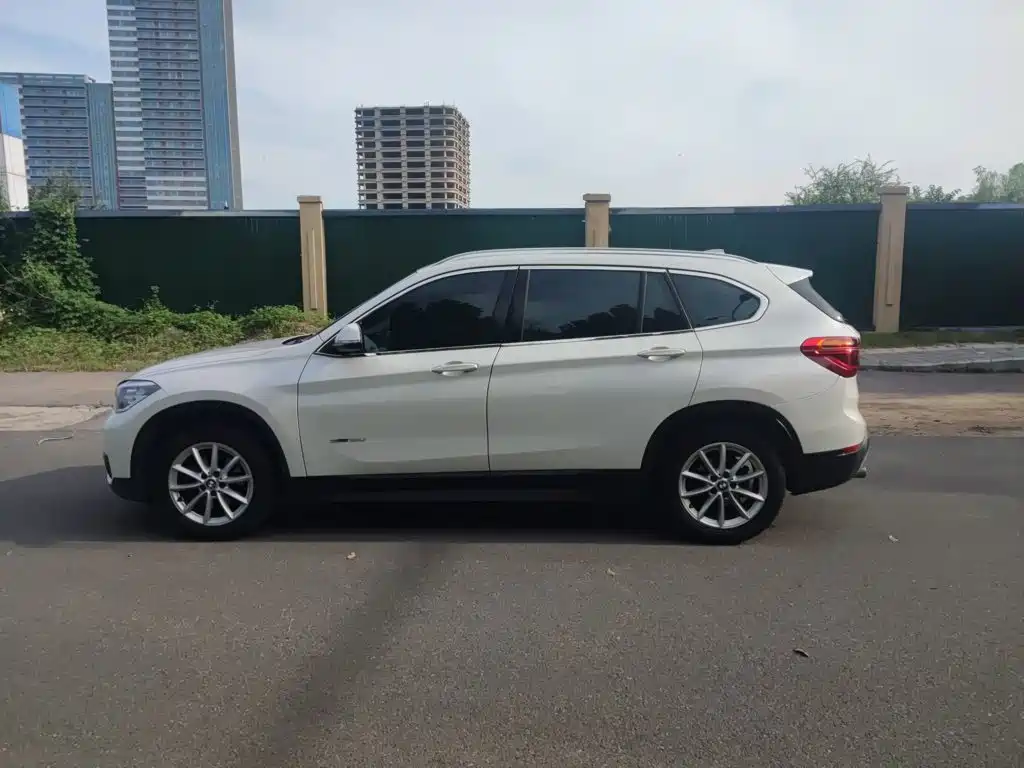 BMW X1 2017 — фото 12