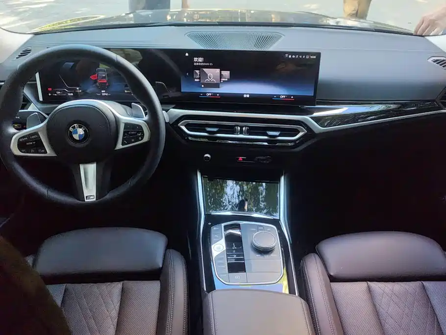 BMW 3 Series 2023 — фото 12