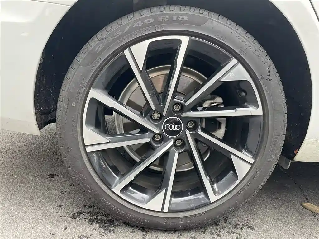 Audi A4L 2023 — фото 21