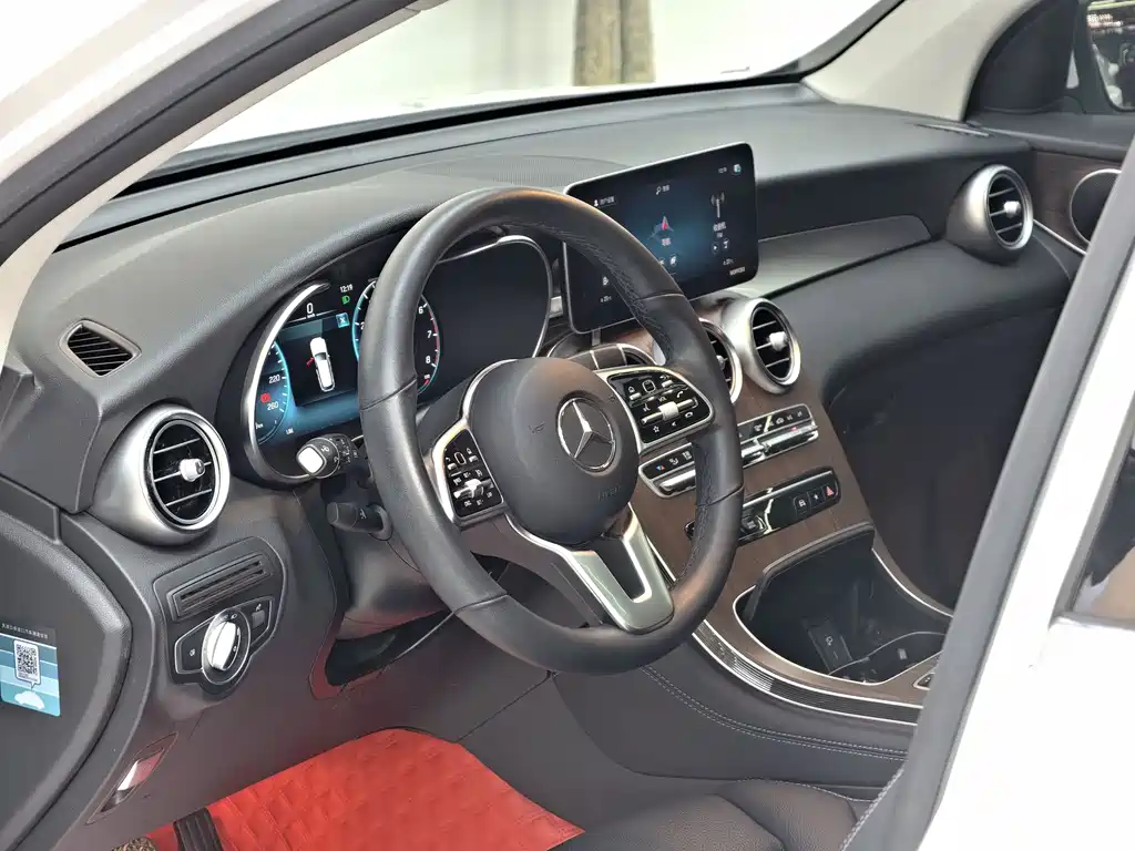 Mercedes-Benz GLC 2020 — фото 15