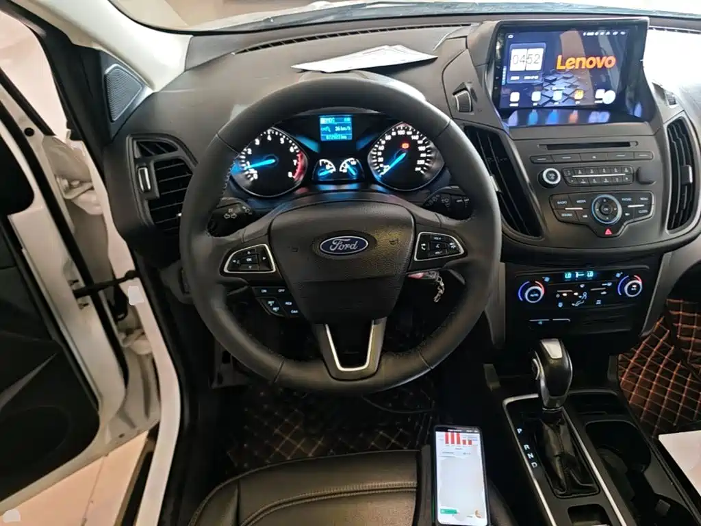 Ford Kuga 2018 — фото 11