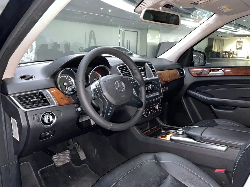 Mercedes-Benz M-Class 2014 — фото 10