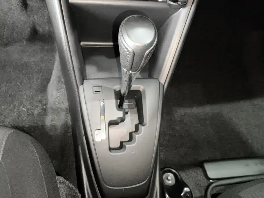 Toyota Yaris L 2016 — фото 16