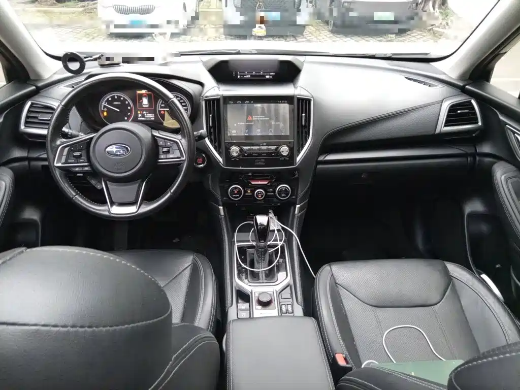 Subaru Forester 2019 — фото 10
