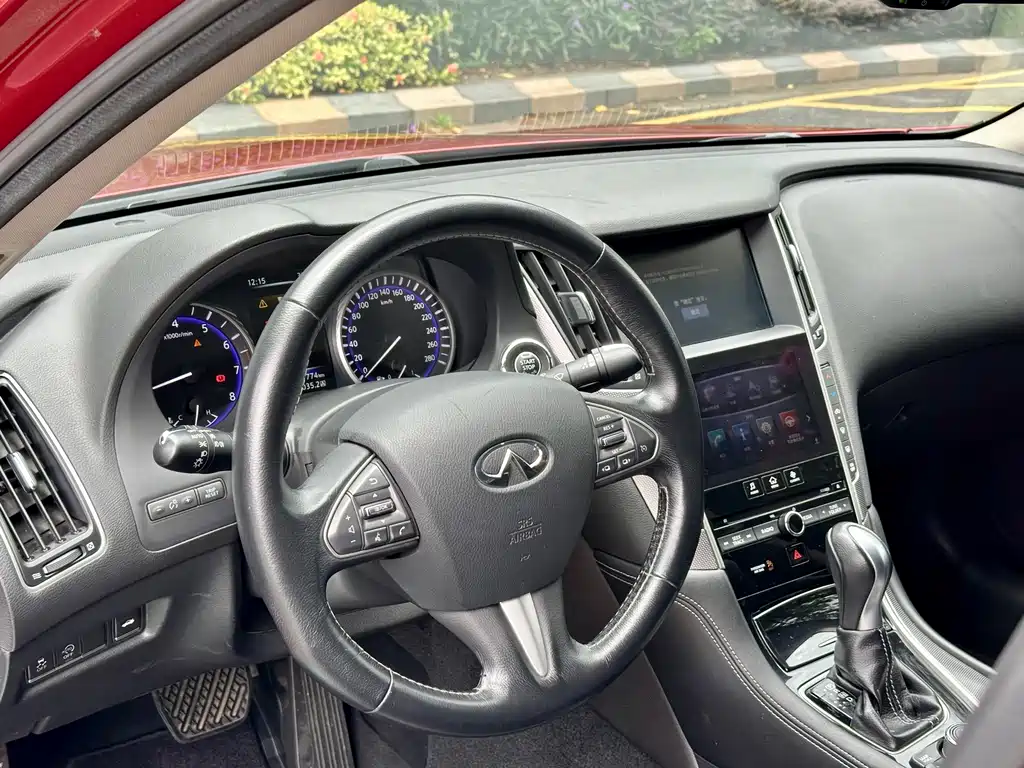 Infiniti Q50L 2015 — фото 10