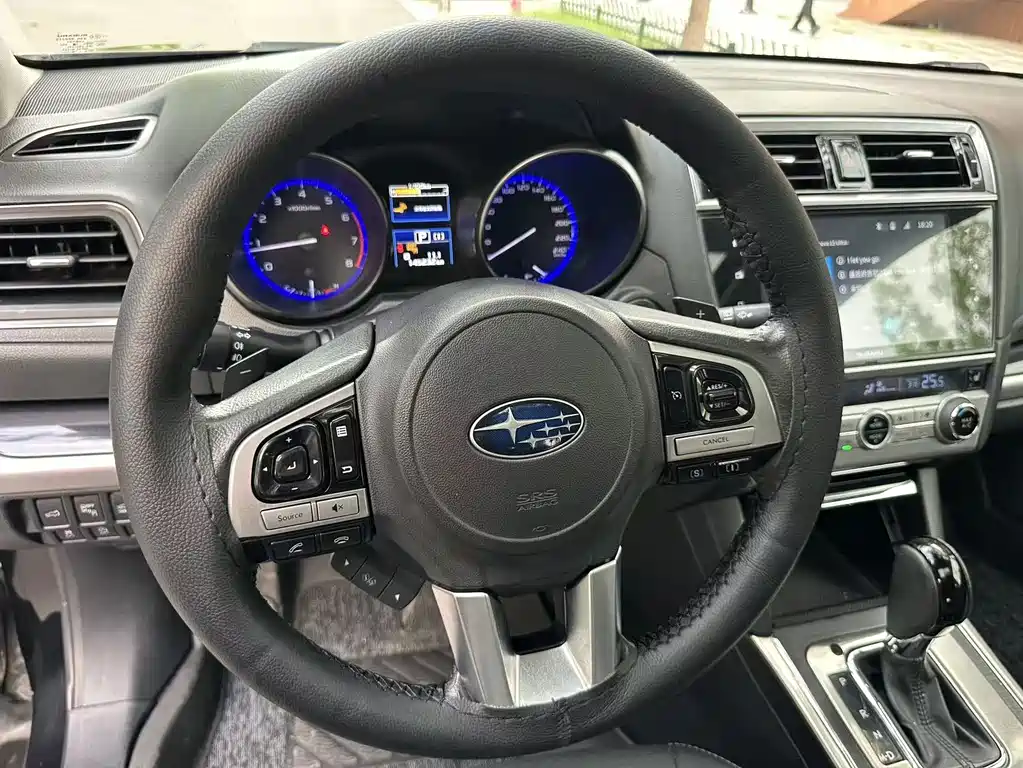 Subaru Outback 2017 — фото 8