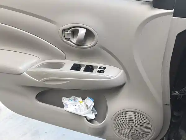 Nissan Sunny 2015