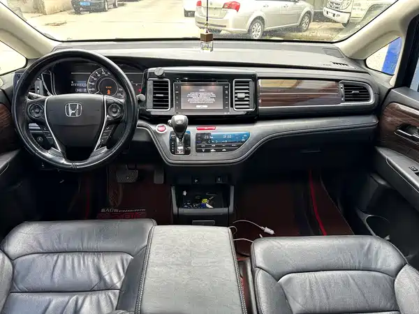 Honda Elysion 2017