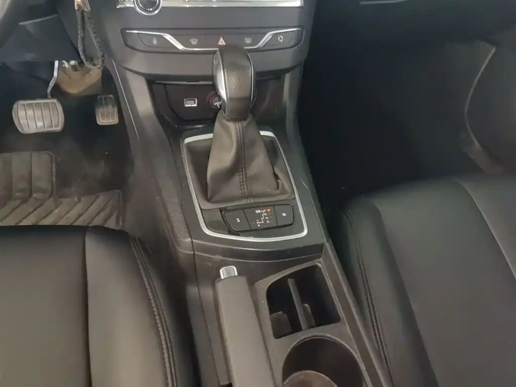 Peugeot 308S 2015 — фото 14