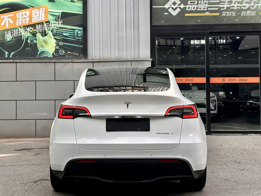 Tesla Model Y 2022 — фото 9