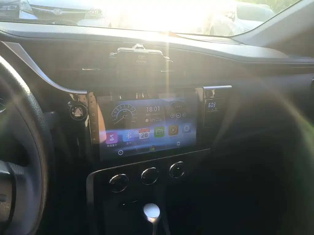 Toyota Corolla 2017 — фото 13