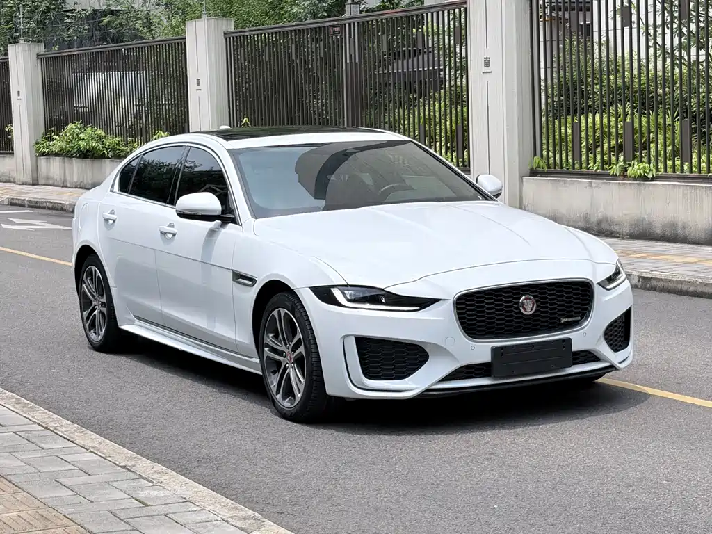 Jaguar XEL 2023 — фото 3