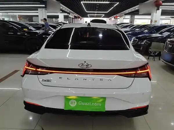 Hyundai Elantra 2023