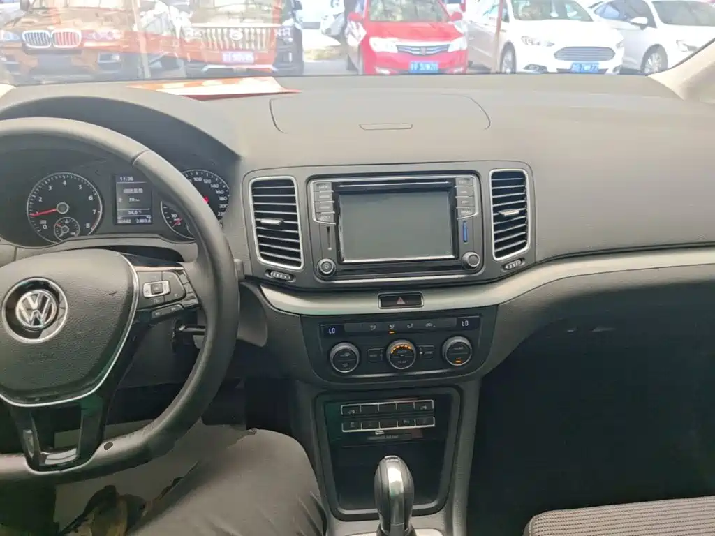 Volkswagen Sharan 2018 — фото 10