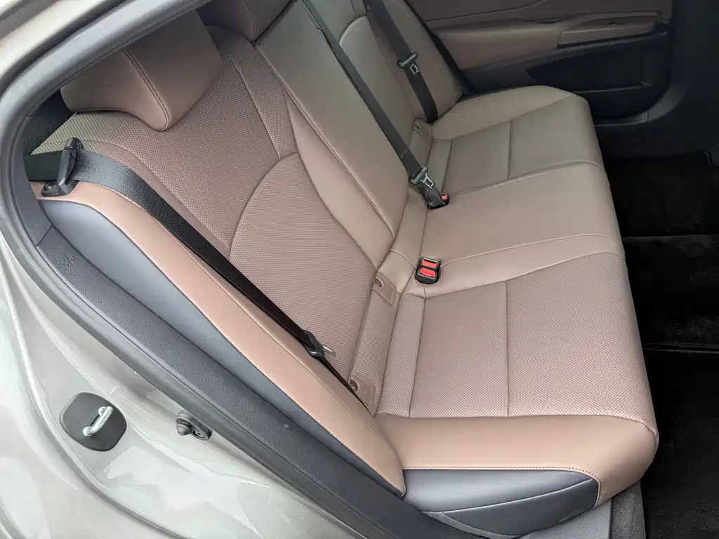Lexus ES 2025 — фото 10