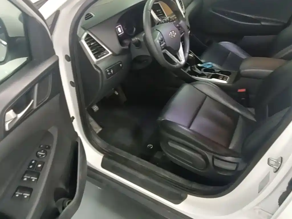 Hyundai Tucson 2016 — фото 16