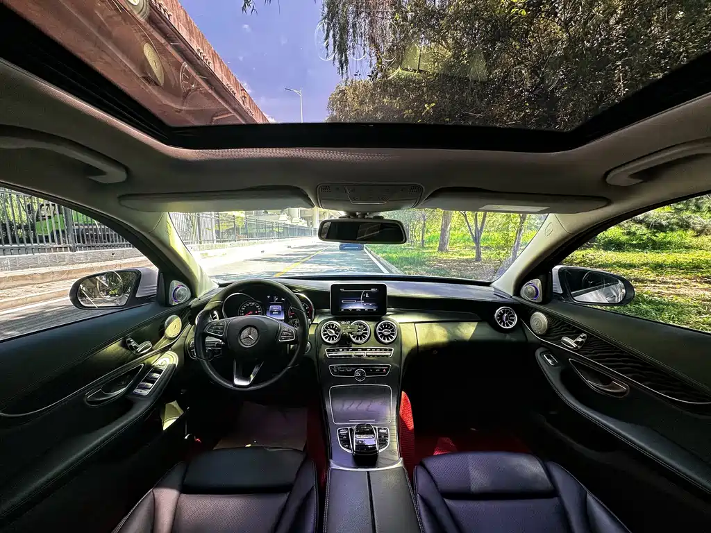 Mercedes-Benz C-Class 2017 — фото 18