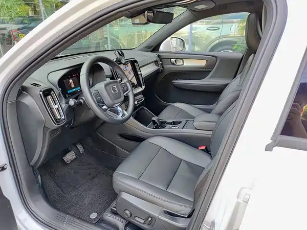 Volvo XC40 2023