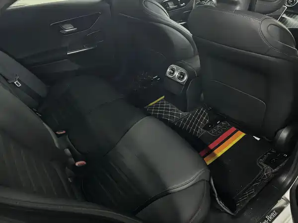 Mercedes-Benz C-Class 2024