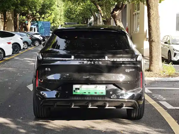 Lynk & Co 08 EM-P 2024