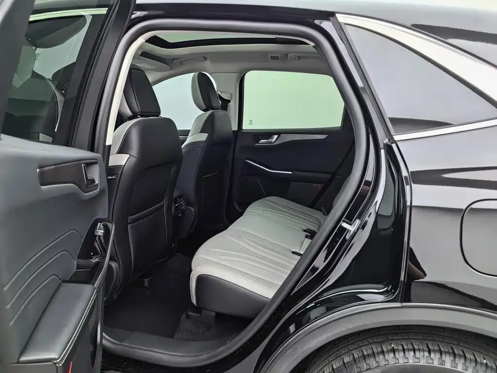 Ford Edge 2022 — фото 13