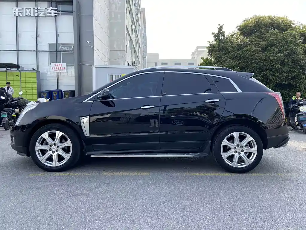 Cadillac SRX 2013 — фото 5