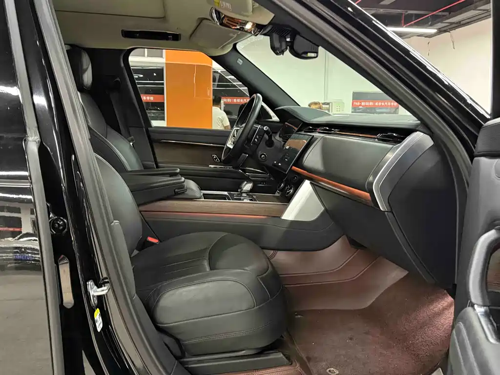 Land Rover Range Rover 2023 — фото 10