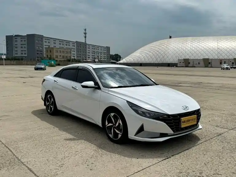 Hyundai Elantra 2023