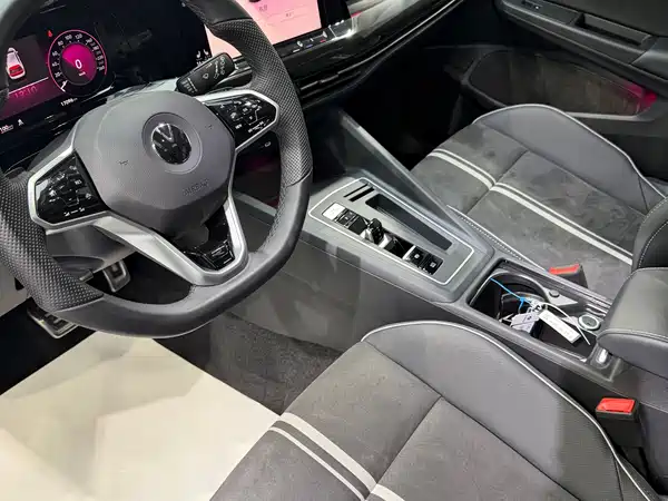 Volkswagen Golf 2022